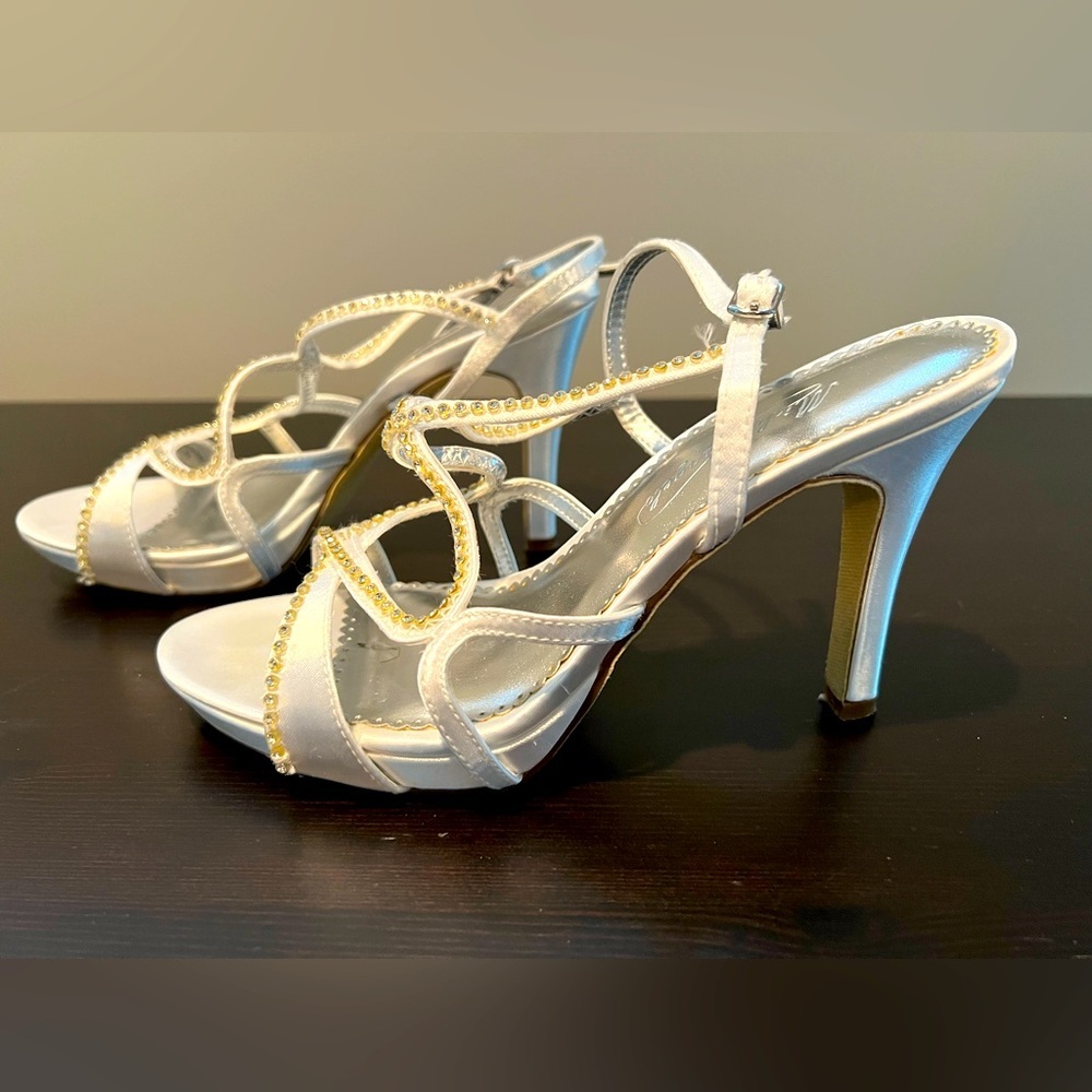 2/ $20 Michaelangelo David’s Bridal Dyeable Sierra Shoes